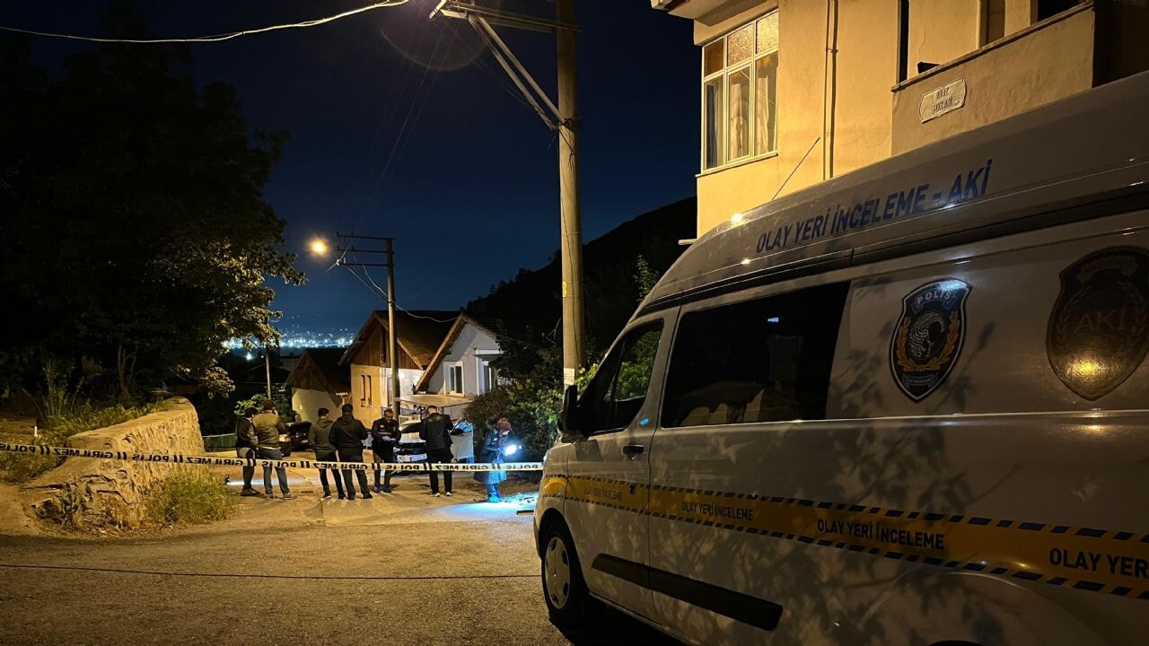 izmitte hareket halindeki araca kursun yagmuru hBgQgZvD