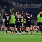 kadikoyde tarihi dakikalar fenerbahce kaybetti taraftarlar besiktasi alkisladi FDgaZUfA