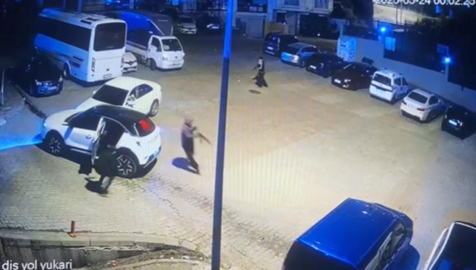 kagithanede kalaskinoflu dehset maskeli saldirganlar kursun yagdirdi h2XEiBsr