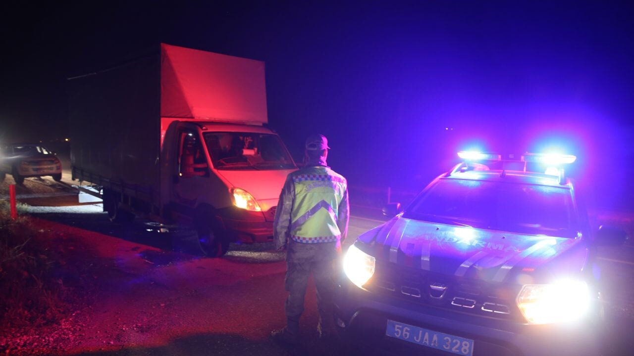 kamyonetle cesedin uzerinden gecti esrarengiz olum rIOdymjJ