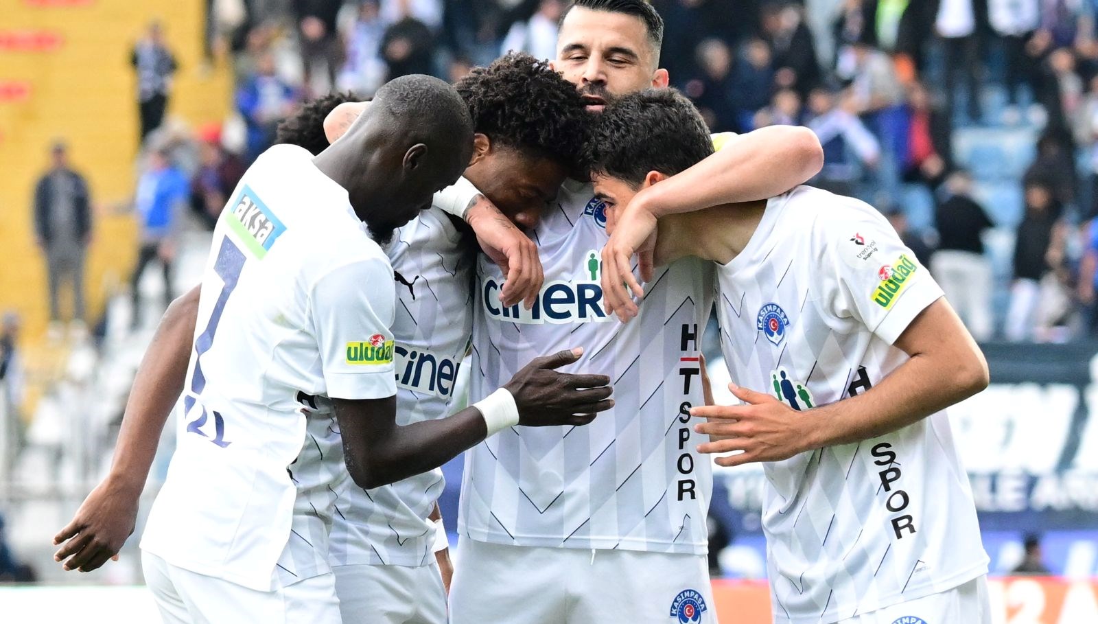 kasimpasa 3 puani 3 golle aldi