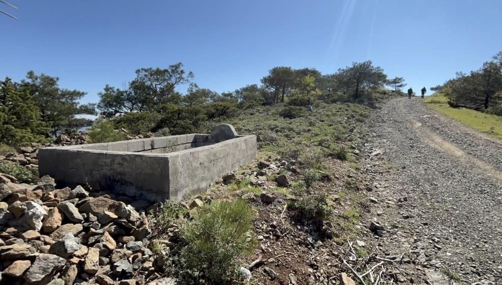 kentin dorugundaki sir mezar herkes biliyor lakin kimin oldugu asik r degil 2f5u9jFb