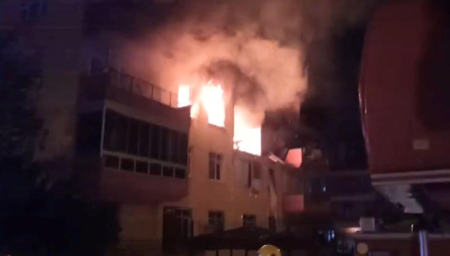 Konya'da dört katlı binada doğalgaz patlaması: 11 yaralı 71 konyada dort katli binada dogalgaz patlamasi 11 yarali