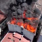 kucukcekmecede yangin panigi alevler catiyi sardi Ngi6wSgV