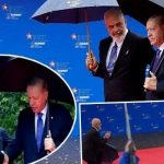 meloniyi diz cokerek karsiladi spor ayakkabilari erdoganin dikkatinden kacmadi etGvVCjC