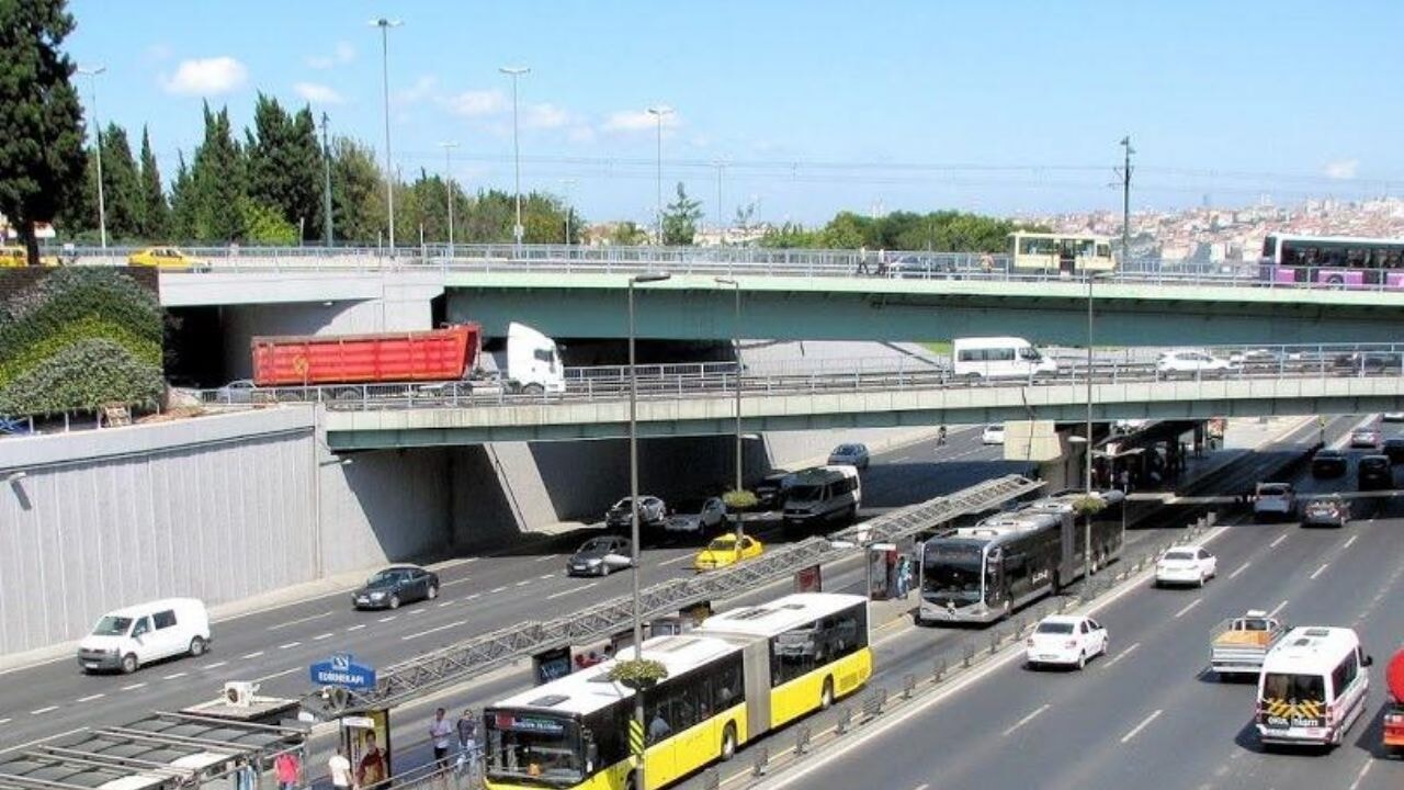 metrobus duraginda uyusturucu ticareti m6NTsLGc