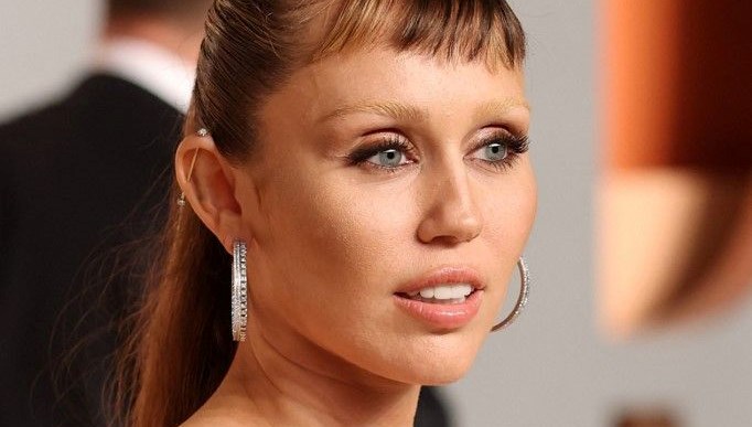 miley cyrus canli yayinda sihhat sorunu yasadigini acikladi 9Kchph8O