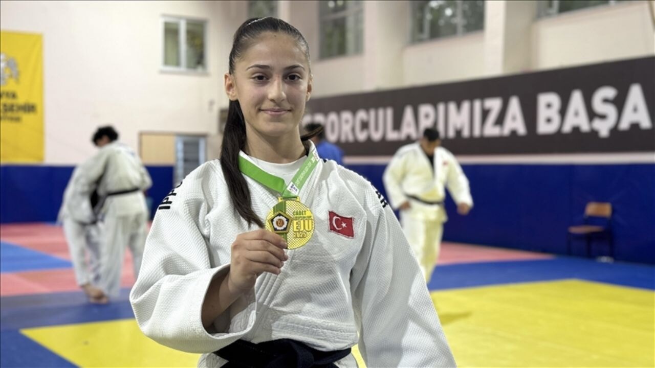 milli judocu fatma zehra meki kazandigi altin madalyayi filistinlilere armagan etti 4cvGpcdh