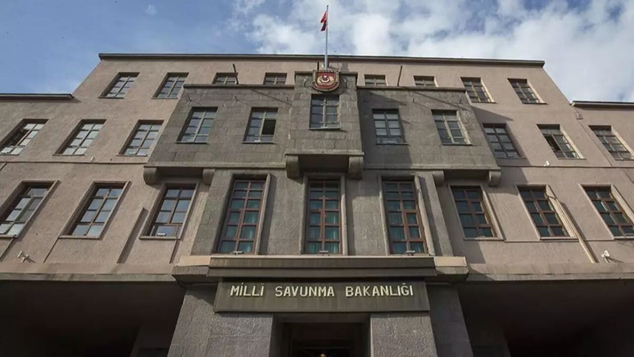 MSB, 'Pakistan'a silah gönderildi' iddiasını net bir dille yalanladı: 'Gerçek dışıdır.' 71 msb pakistana silah gonderildi iddiasini net bir dille yalanladi gercek disidir