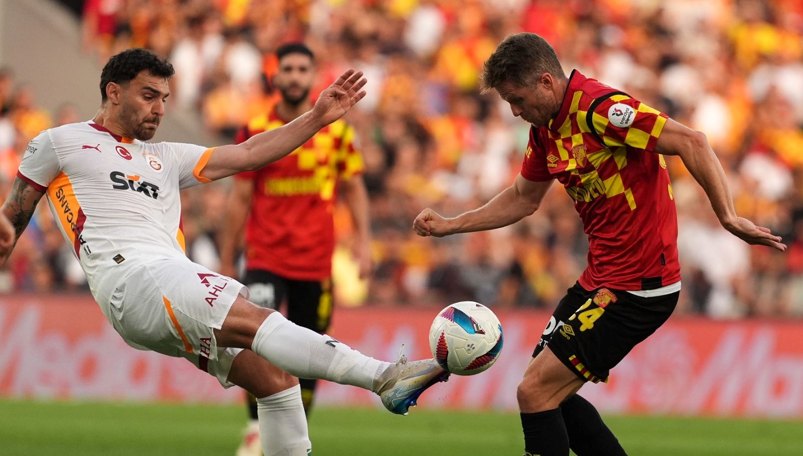 sampiyon galatasaray goztepe karsisinda iki golle kazandi W3JksIvF