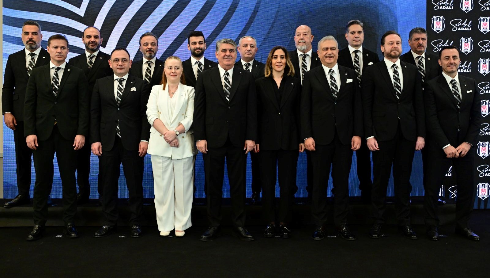 Serdal Adalı idare heyetini tanıttı 71 serdal adali idare heyetini tanitti OL1zeBFz