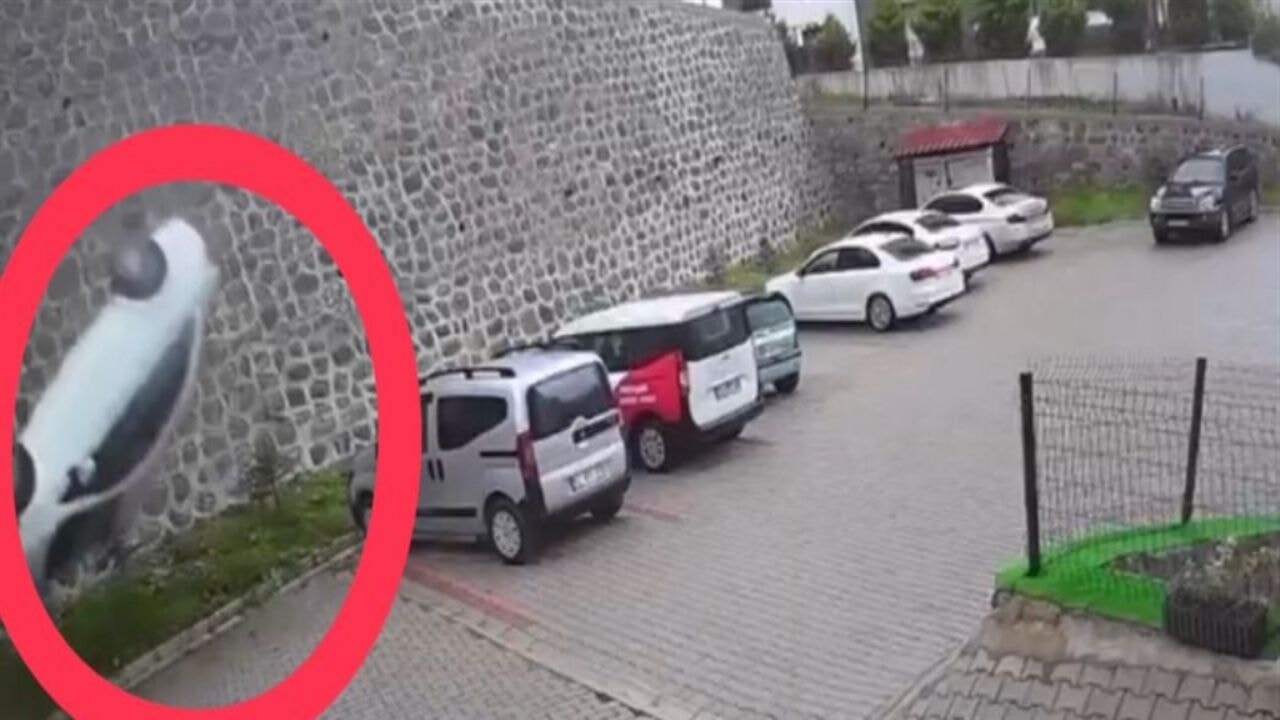 Site bahçesine düşen aracın sürücüsü öldü 71 site bahcesine dusen aracin surucusu oldu I3861Ejz