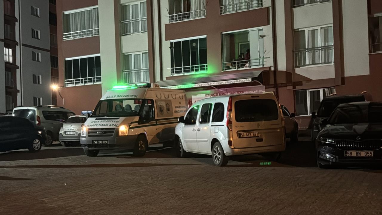 sivasta vahset iki kardesin evlerinde bogazlari kesilmis rGWm9zHb