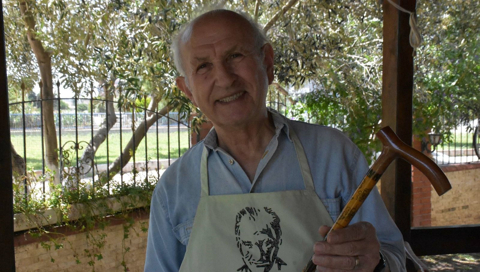 tayini ciktigi devrekte ogrendigi baston uretimini 37 yildir surduruyor