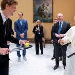 tenisin 1 numarasi sinnerdan papa 14 leoya ziyaret 3zJnwWIT