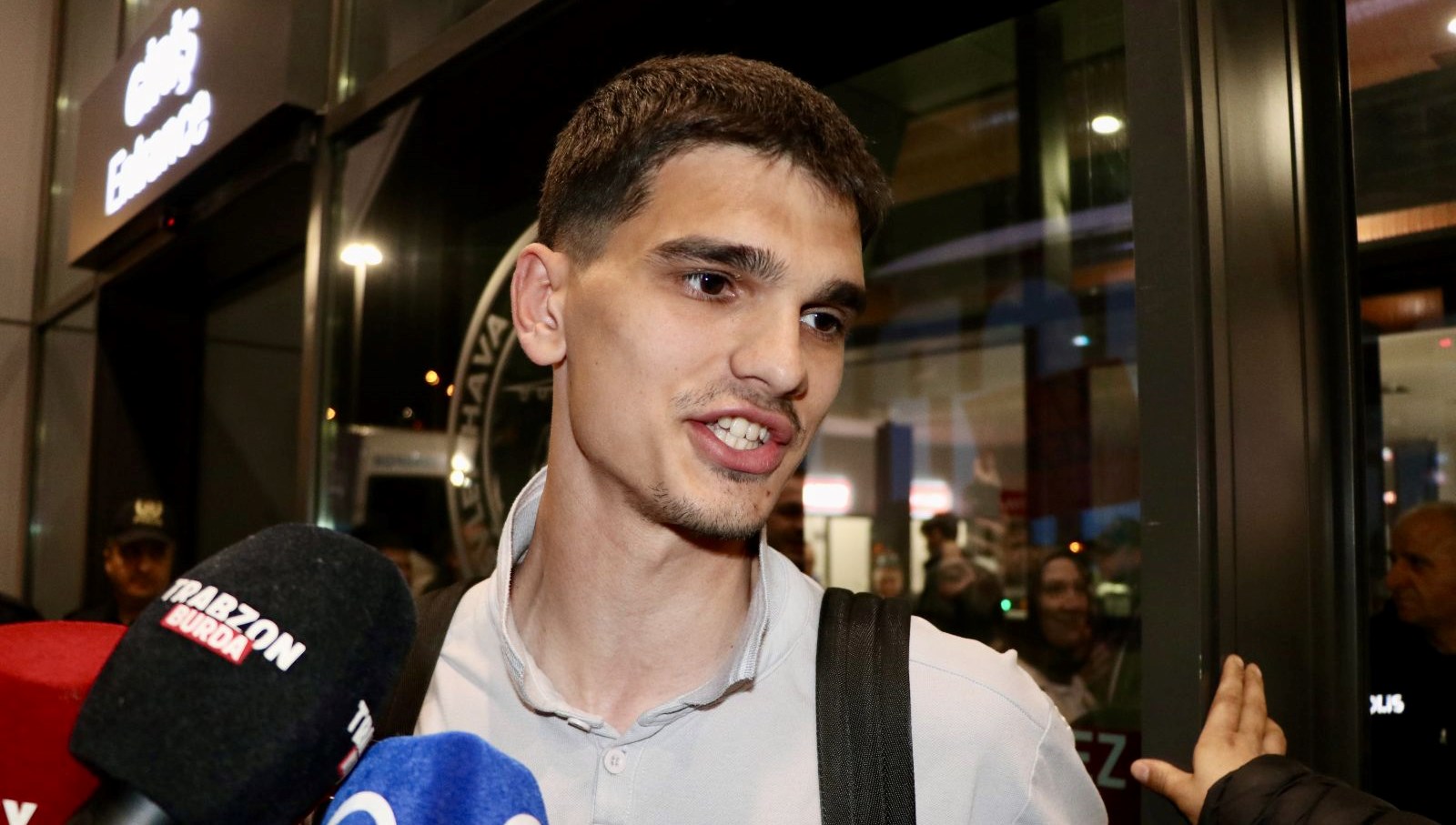 trabzonspor 19 yas alti kadrosu kentte coskuyla karsilandi cok gururluyuz UPEnM8yL