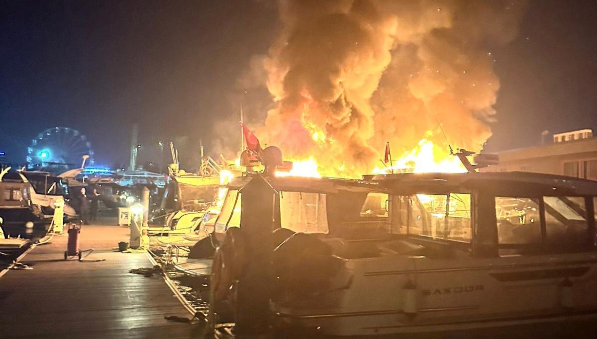 Tuzla marinada 4 tekne alev alev yandı 71 tuzla marinada 4 tekne alev alev yandi