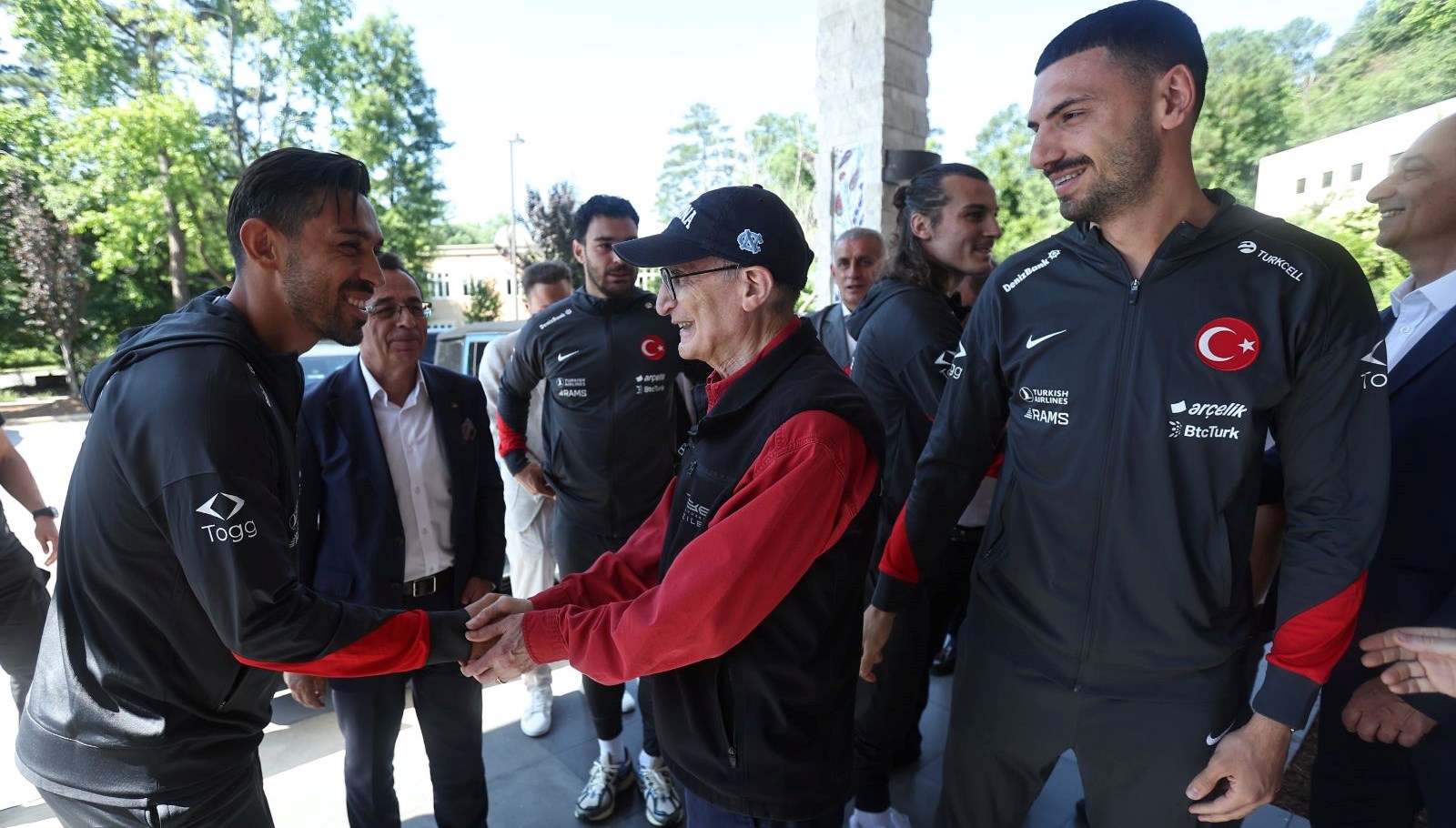 a ulusal grup aziz sancariziyaret etti IVsz9ILM