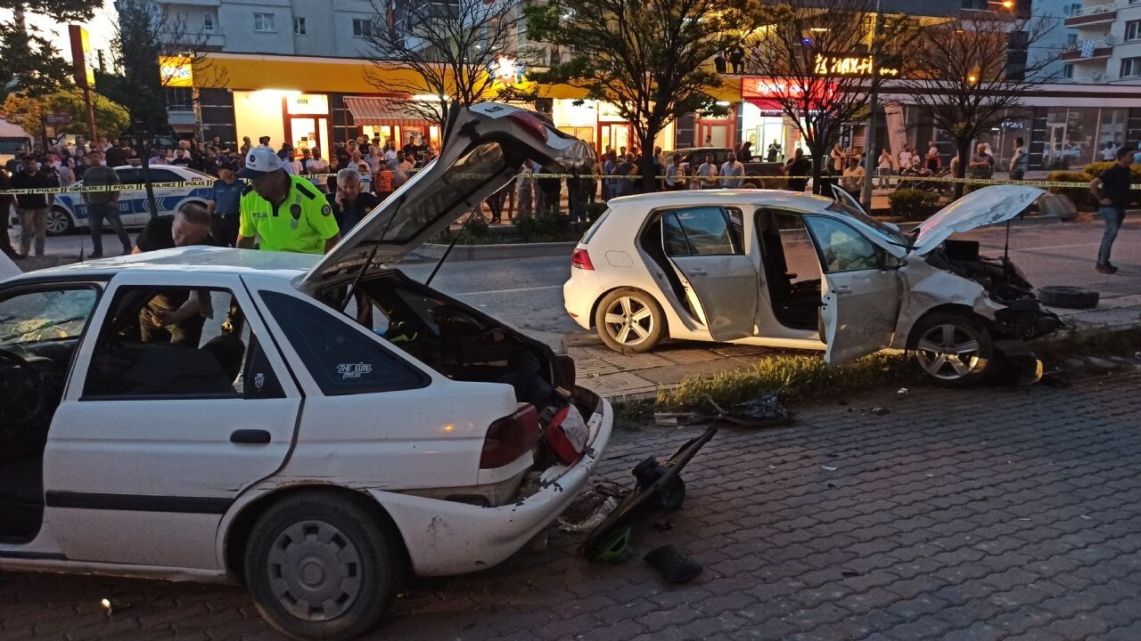 Ankara Kahramankazan'da korkunç trafik kazası 71 ankara kahramankazanda korkunc trafik kazasi ZHFNztBe