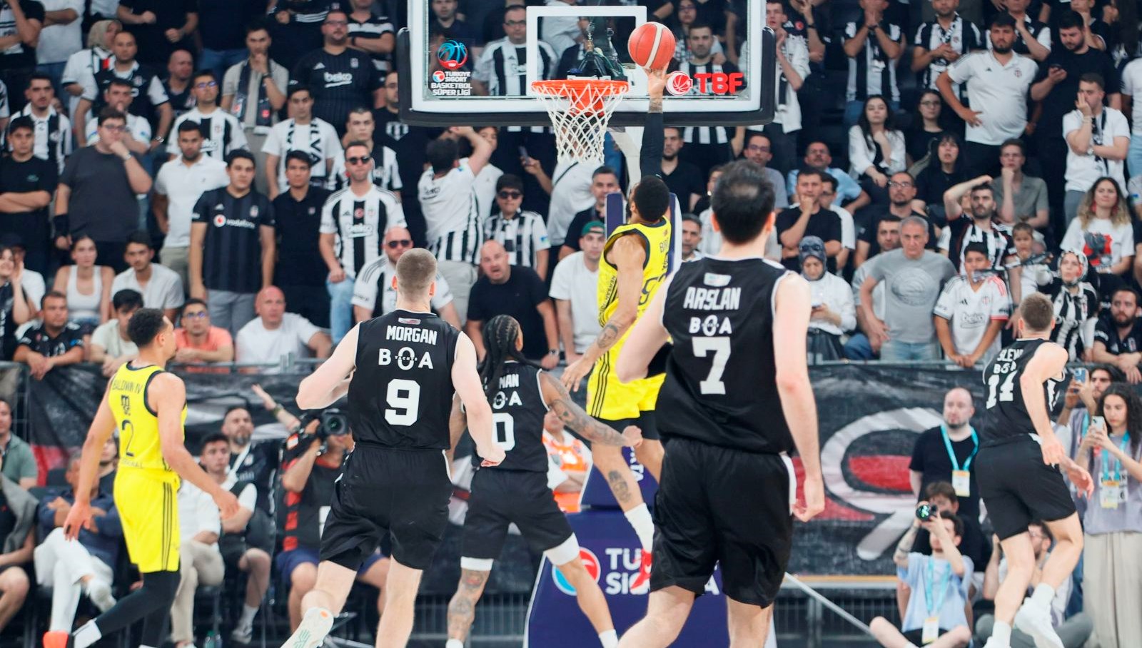 besiktas final serisinde durumu 2 1e getirdi Eeke1Mk7