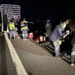 boluda trafik kazasi minibus kamyona carpti cok sayida yarali 4QE98TBg