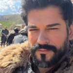 burak ozcivit yeni stilini paylasti hayranlari fenalik gecirdi NPnd5sfr