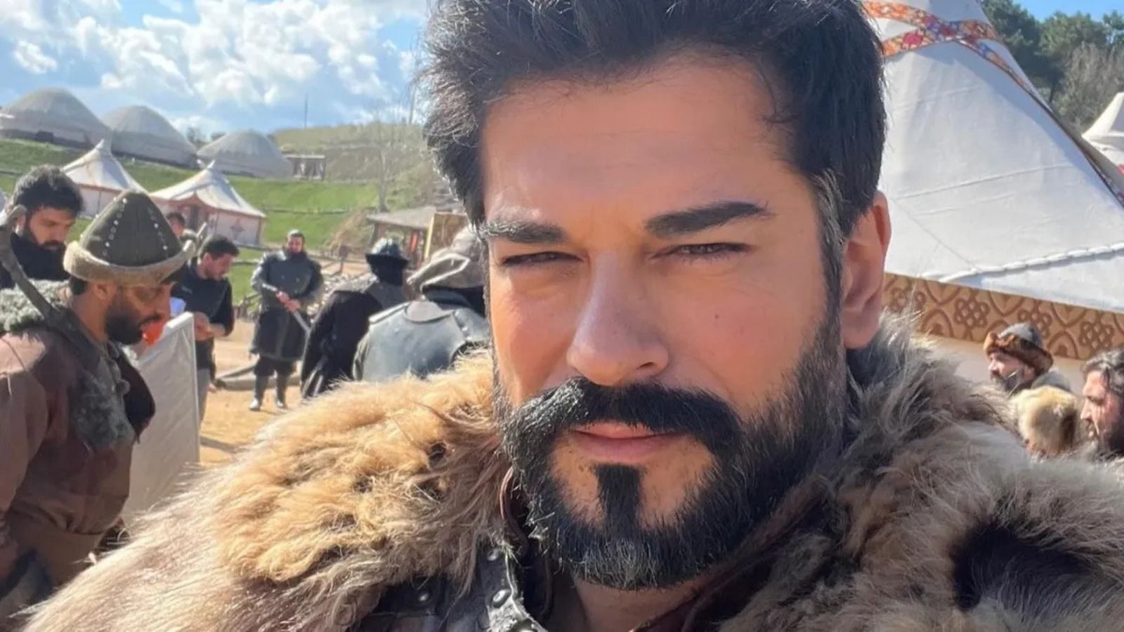 Burak Özçivit Yeni Stilini Paylaştı! Hayranları Fenalık Geçirdi 71 burak ozcivit yeni stilini paylasti hayranlari fenalik gecirdi NPnd5sfr