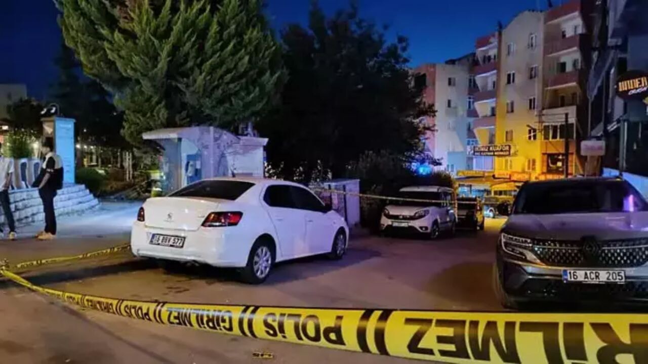 Bursa Nilüfer'de park halindeki otomobile silahlı saldırı 71 bursa niluferde park halindeki otomobile silahli saldiri XwJBXuww