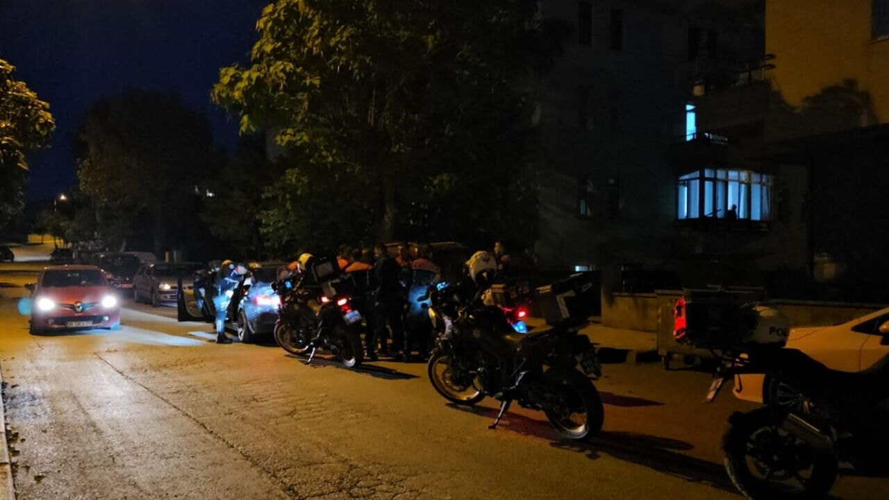 corumda silahli kavga polis memuru ve bir kisi vuruldu VQ13asHS