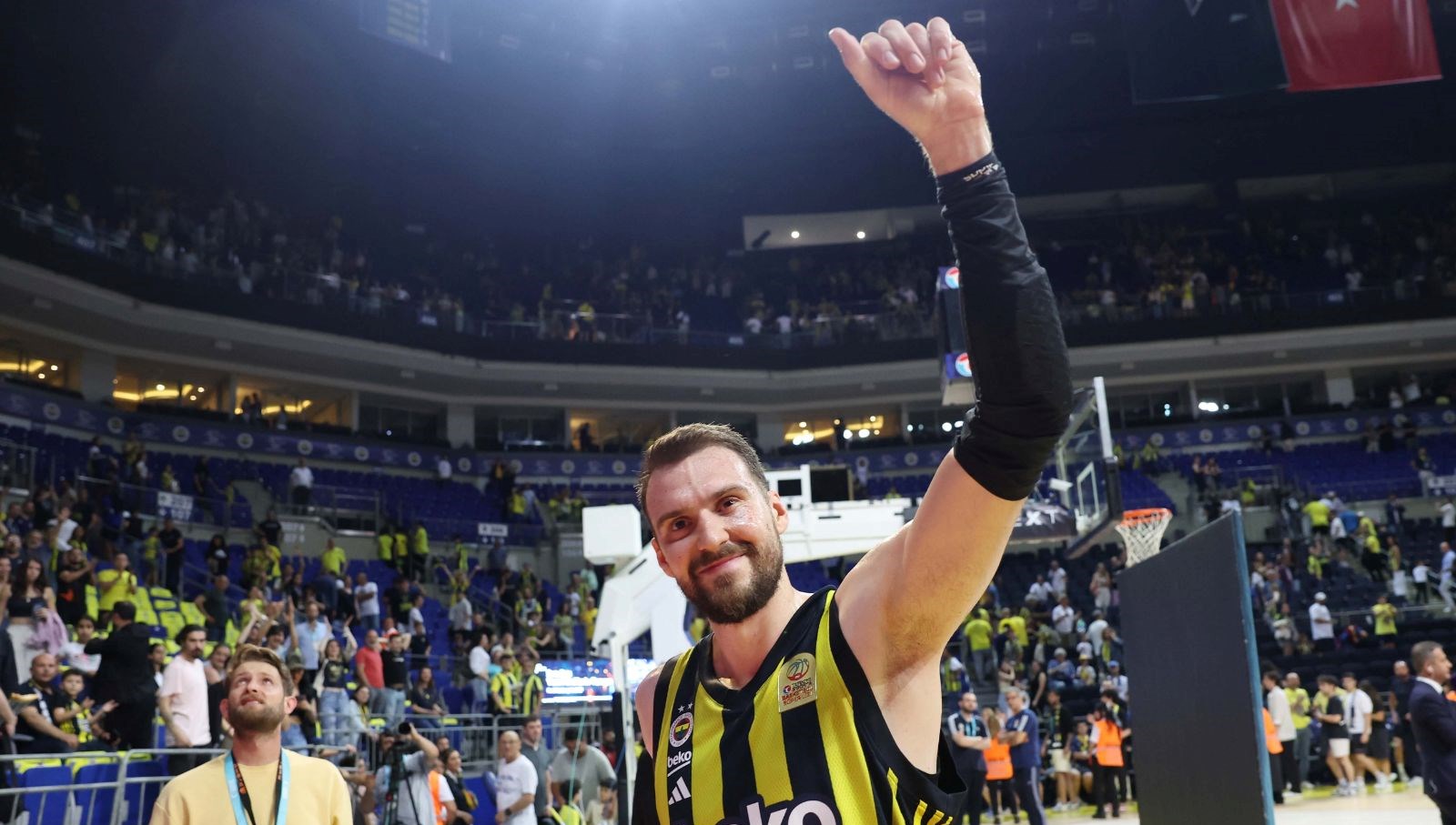 fenerbahce beko son hamlede kazandi seri 2 0 oldu TfVhclh8