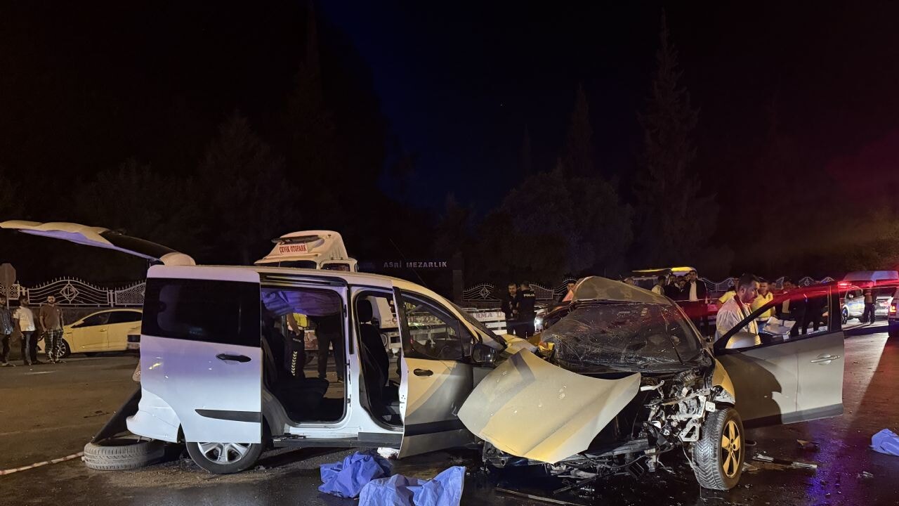 gaziantepte faciaya yol acan carpisma cok sayida olu ve yarali var sUJphDYp