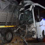 manisada facia gibi kaza park halindeki tira isci servisi carpti 8sMHg1eG