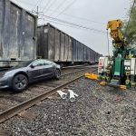 otonom surusteki tesla raylara sikisarak trenle carpisti NmqR2m9h