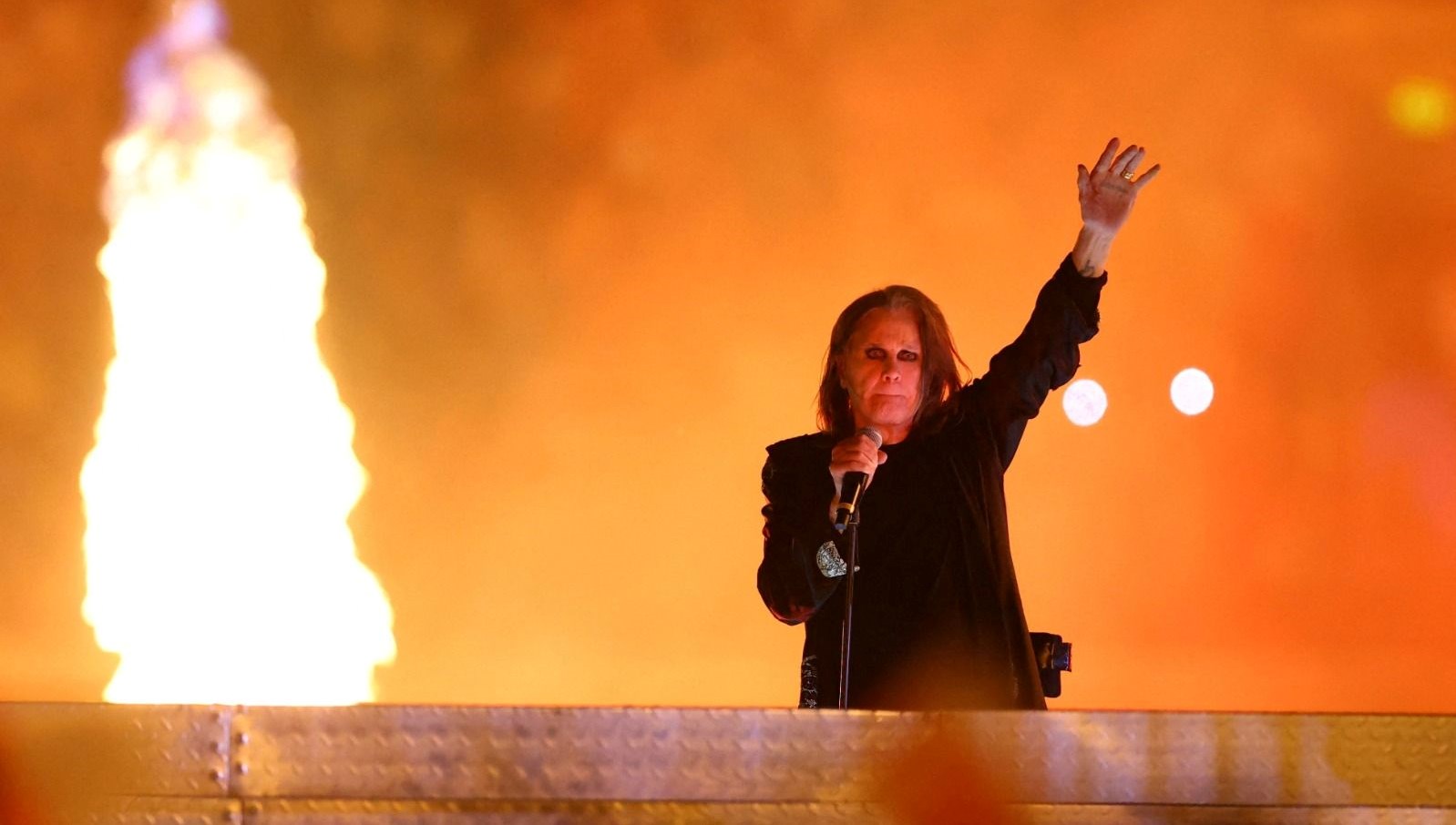 ozzy osbourneun dnasindan yapilan buzlu cay piyasaya suruldu TOFXAH4G