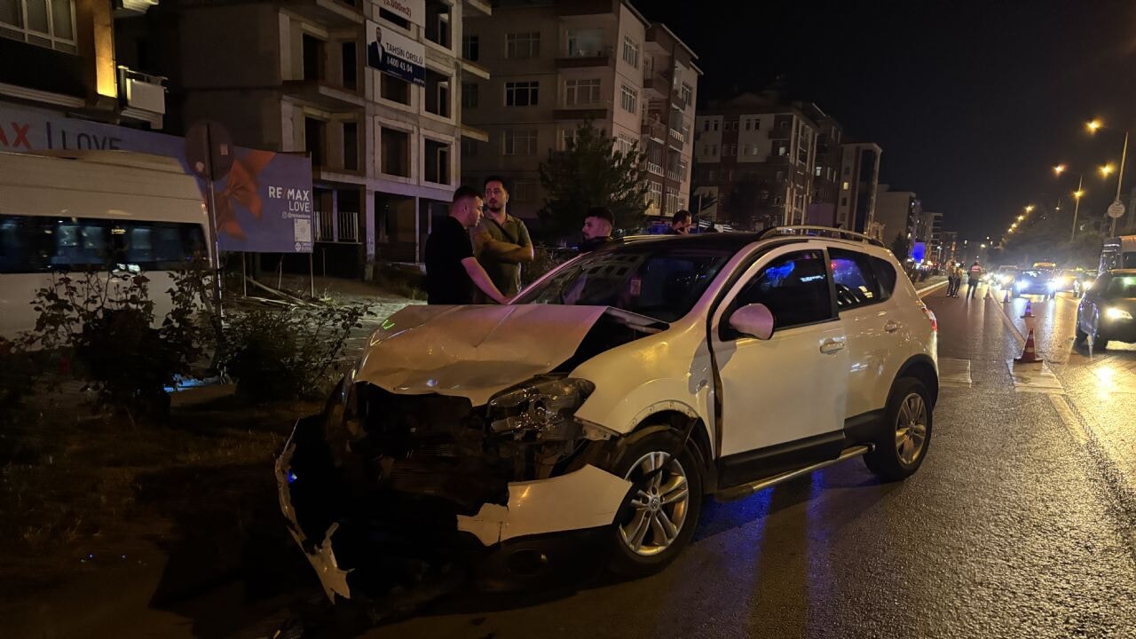 samsun atakumda feci trafik kazasi araclar savruldu VqwWirG7
