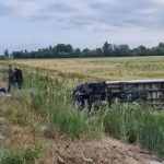 samsun yolundaki minibus corumda devrildi dugun sevinci yerini aciya birakti ABLH7gK9