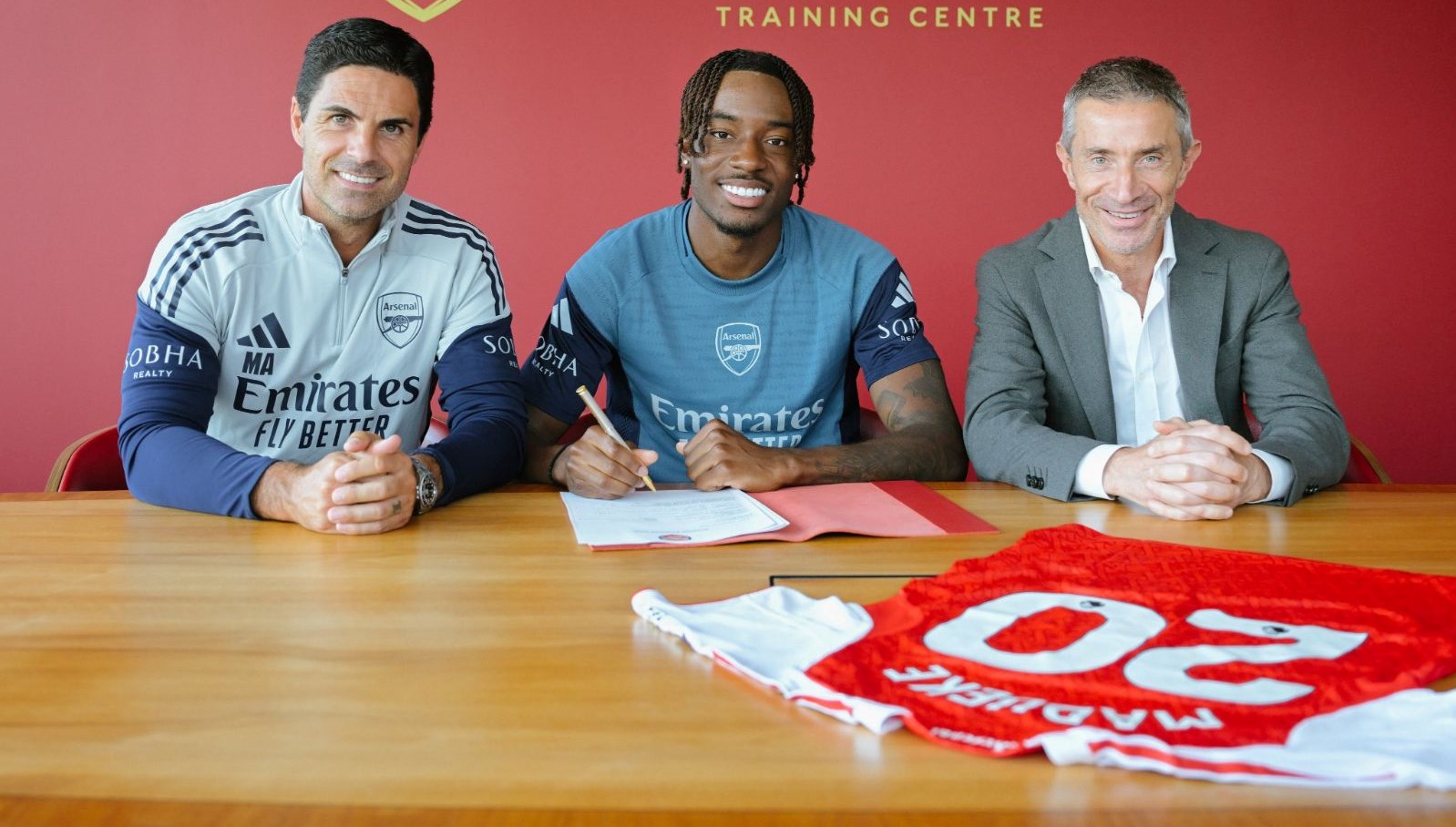 arsenal chelseaden aldi noni madueke 8c931CqT