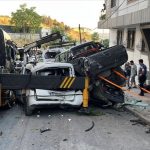 basaksehirde kontrolden cikan vinc 23 araca carpti iTaRr6cV