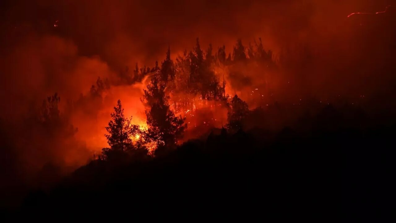bursa balikesir sinirinda orman yangini nedeniyle yerlesim yerleri bosaltildi wCzPf9hD