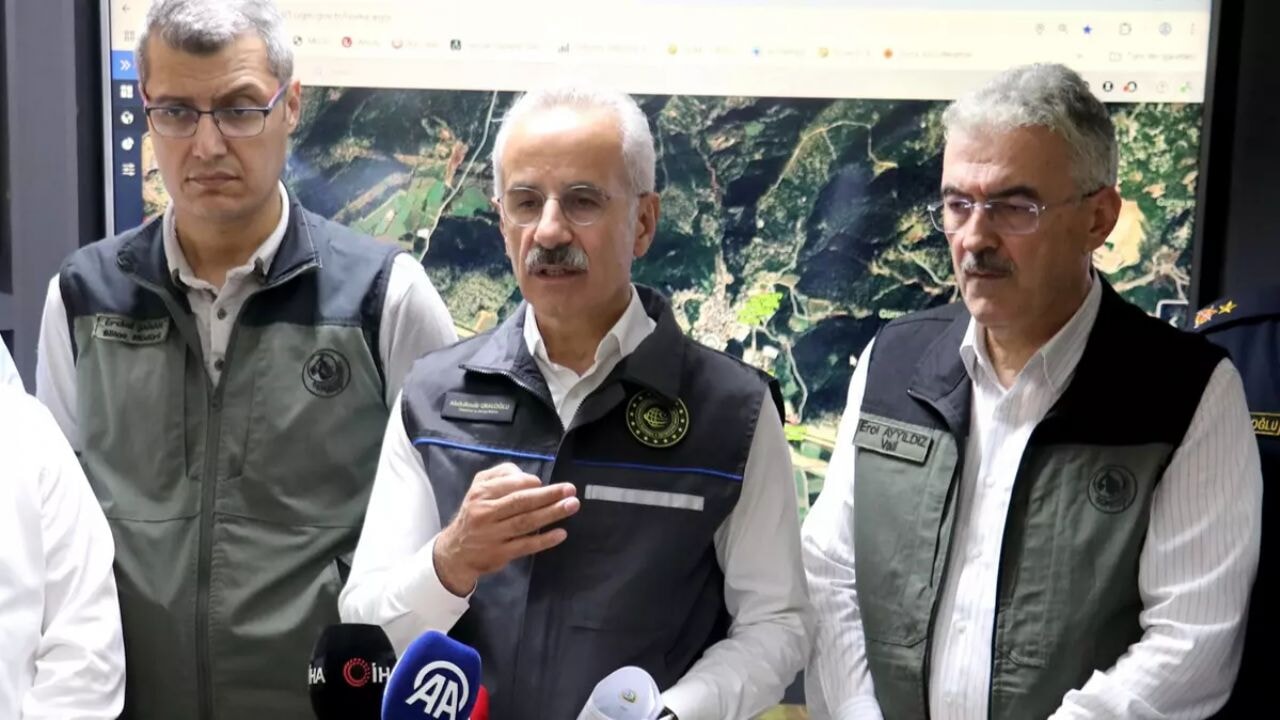 bursadaki yanginlarda 1300 kisi tahliye edildi toki konutlari guvende kDWkCCDt