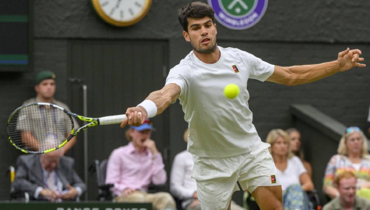 carlos alcaraz wimbledonda finale yukseldi FzdutXD9