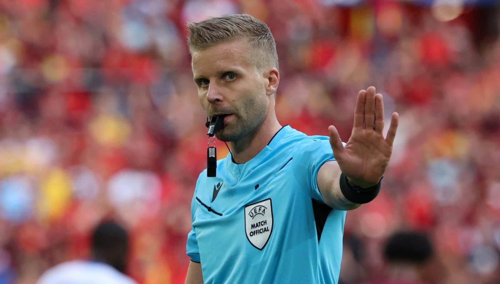 Feyenoord - Fenerbahçe maçınının hakemi belirli oldu 71 feyenoord fenerbahce macininin hakemi belirli oldu Wmy3YuIN