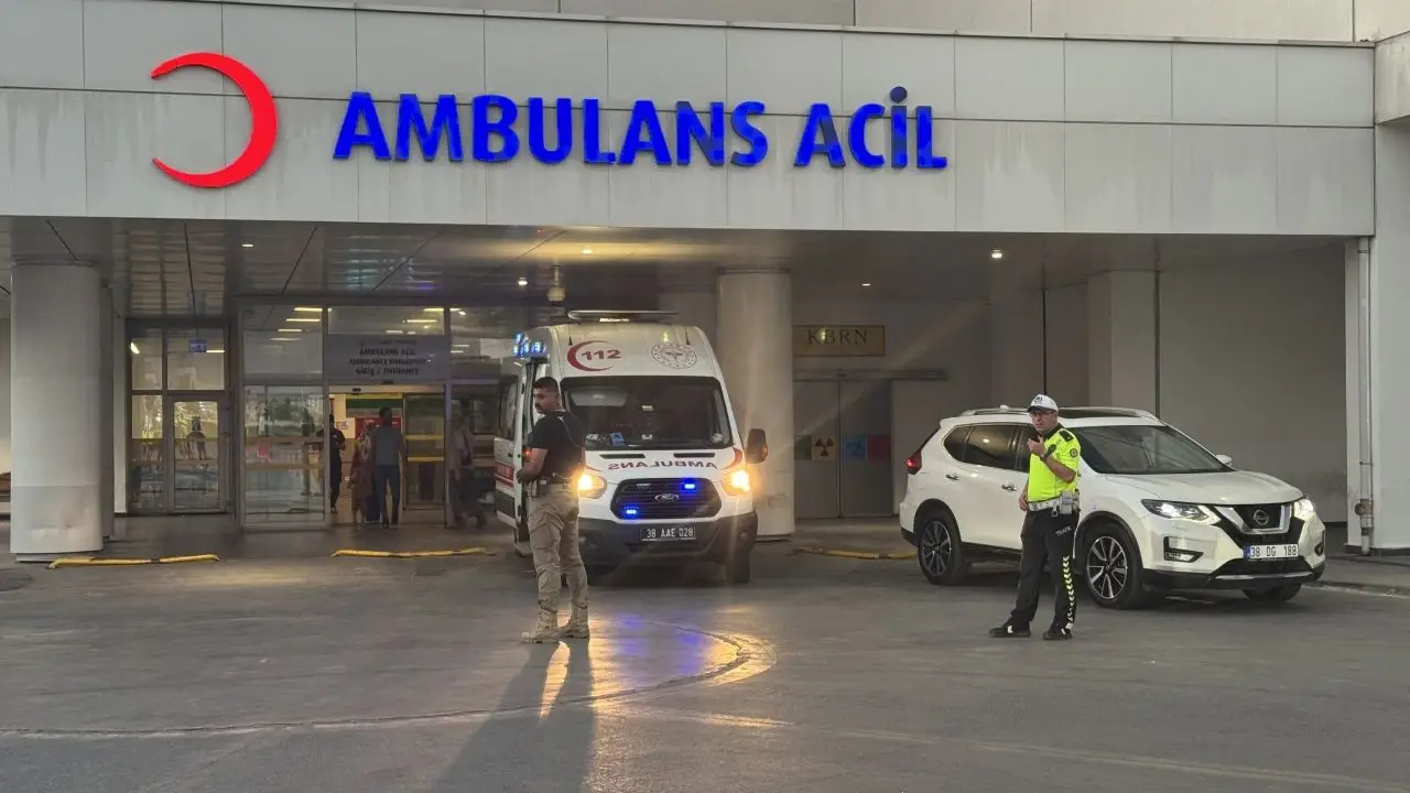 kayseri malatya yolunda feci kaza baskomiser oldu S9Y5mwVh