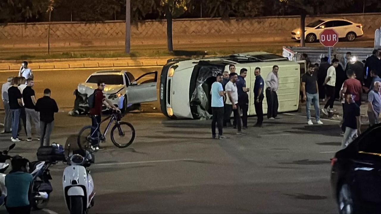 kayseride feci kaza minibus devrildi 8cOZuuVk