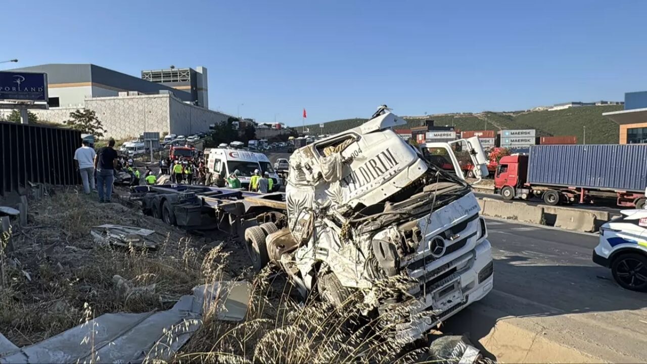 kocaelide zincirleme trafik kazasi 5 olu 1 yarali dztmc6CE