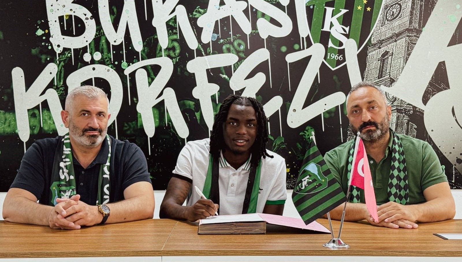 kocaelispor juventusun genc oyuncusuyla kontrat imzaladi bXAKnzkK