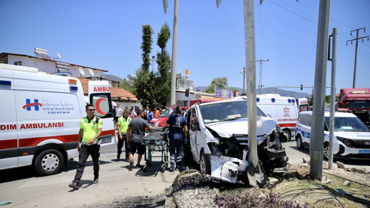 muglada kavsakta feci kaza 35RjyBFG