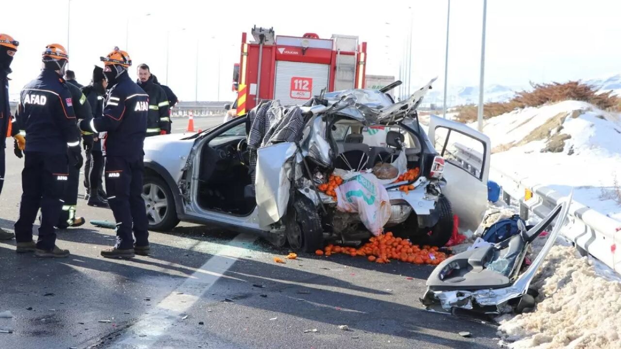 nigde adana otoyolunda feci zincirleme kaza