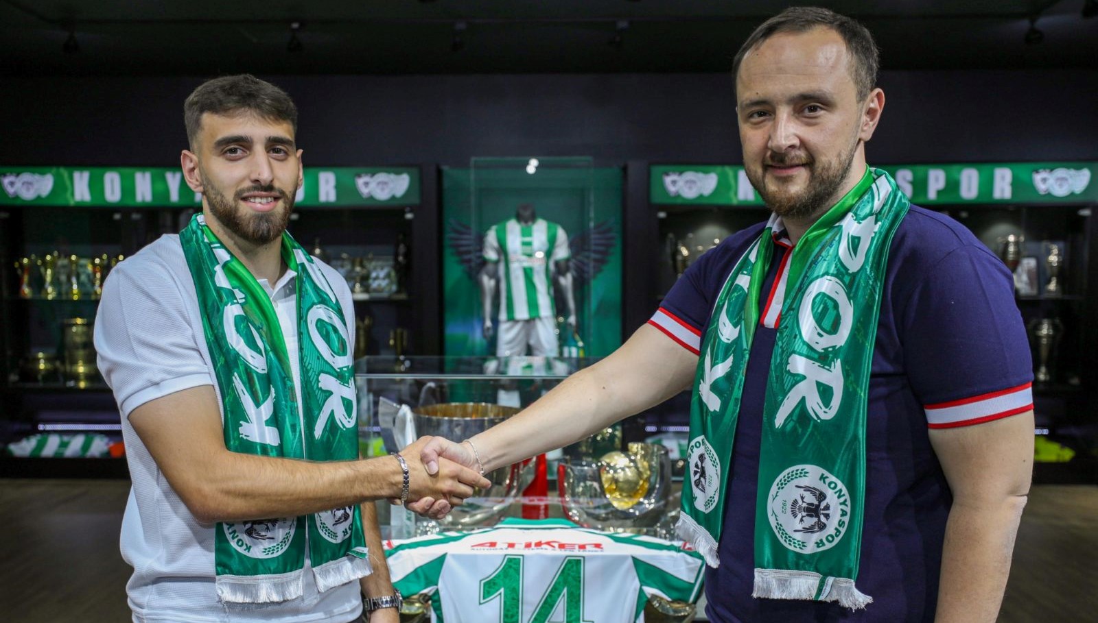 Slowik gitti, iki isim geldi: Konyaspor'da hareketli günler 71 slowik gitti iki isim geldi konyasporda hareketli gunler