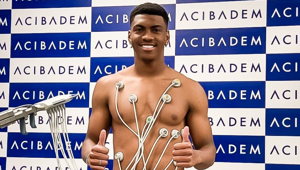 trabzonspor filipe augusto ile mukavele imzaladi T1wfBT5A